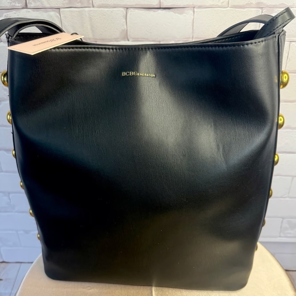 BCBGMaxAzria Black and Gold Shoulder Bag with Elegant Design - Picture 2 of 6